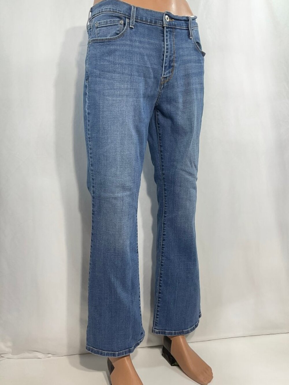 Levis 515 Bootcut Sz 16 Midrise Jeans Womens Denim 15516-0135